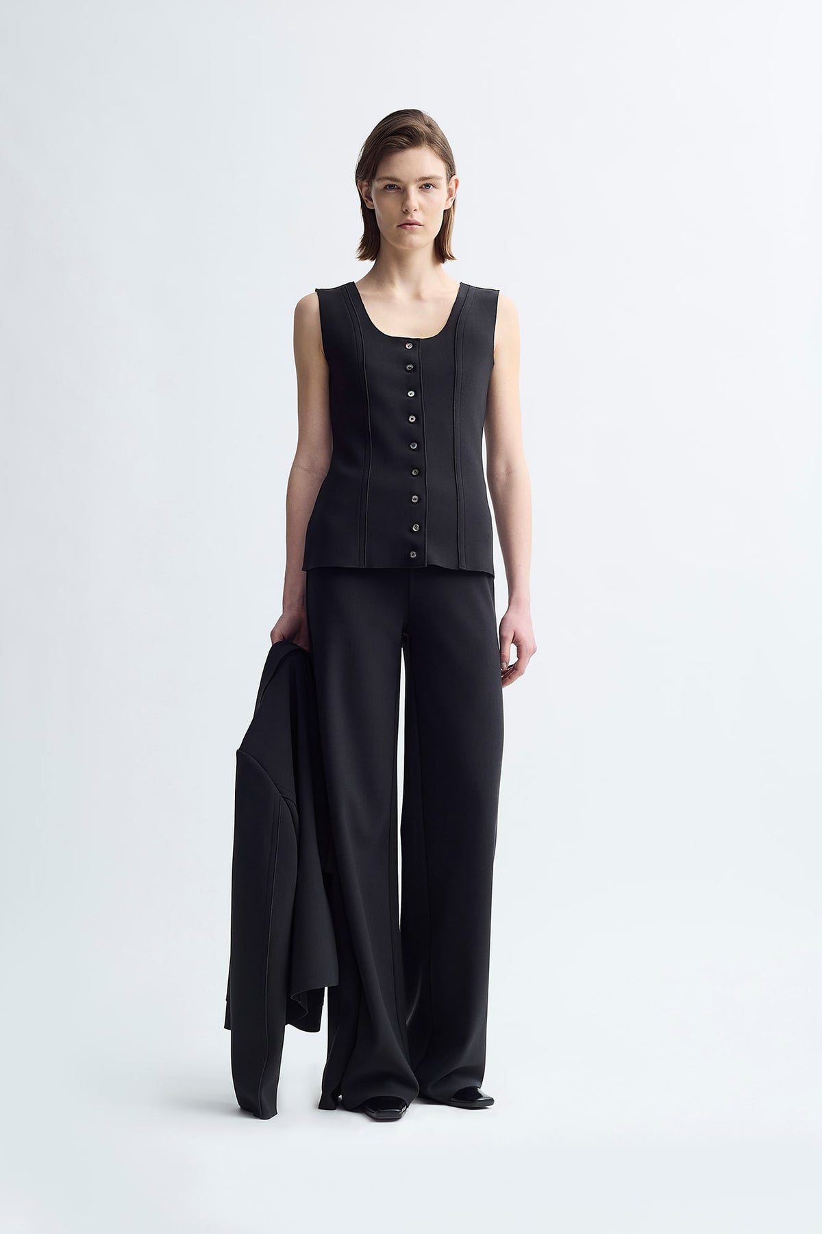 LAY3 FITTED VEST