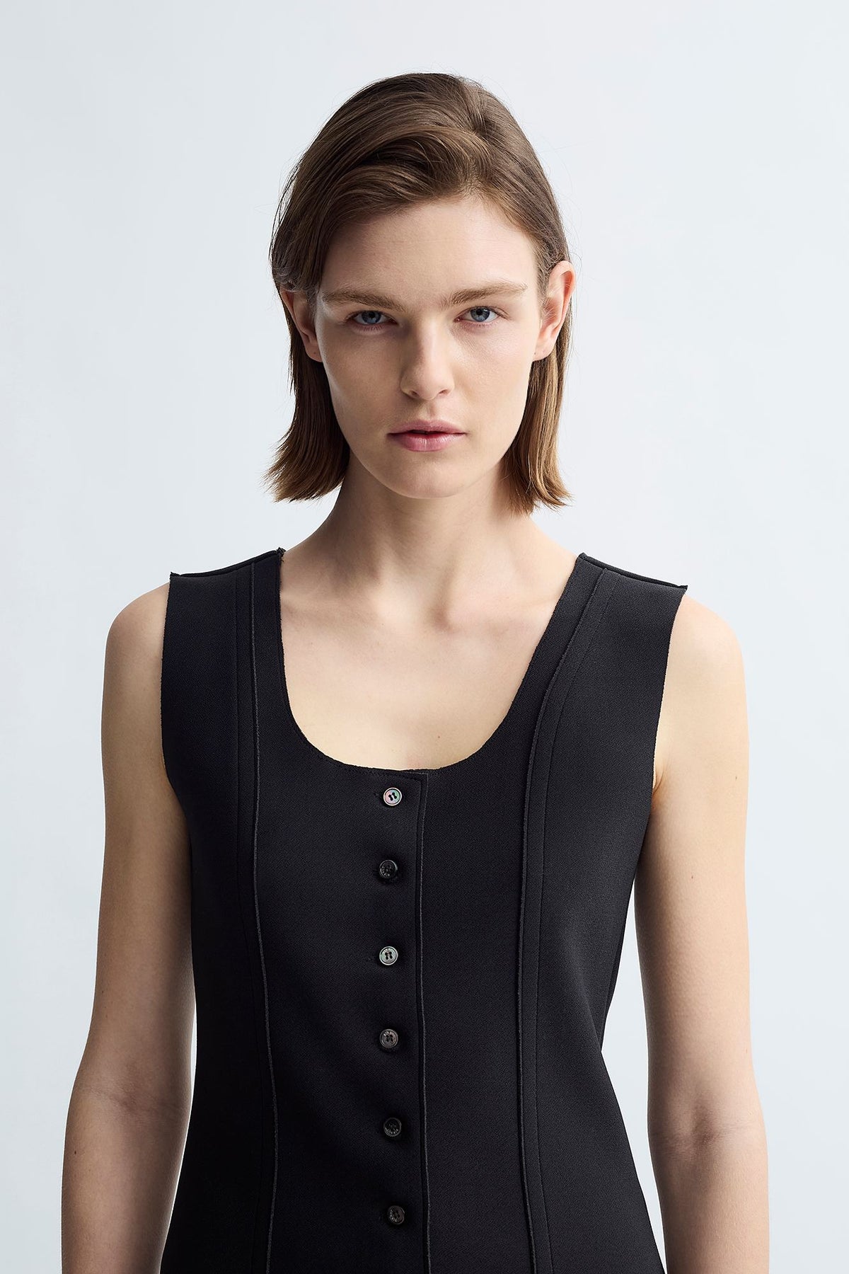 LAY3 FITTED VEST
