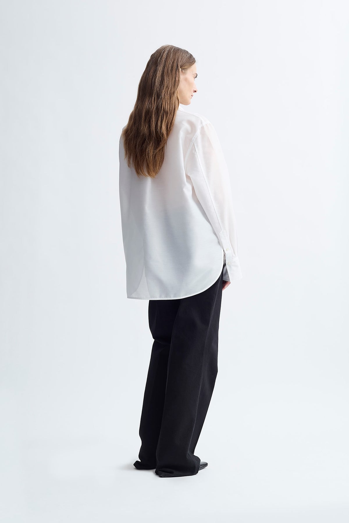 SOONJI POINT COLLAR SHIRT