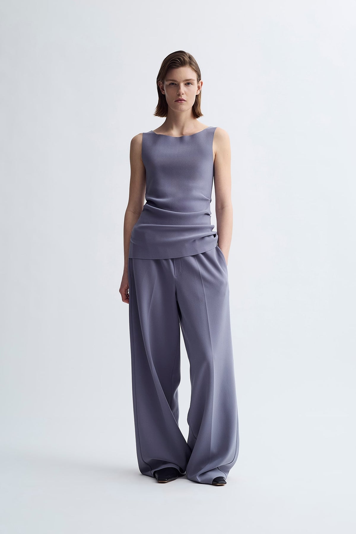 LAY2 DRAPE TOP