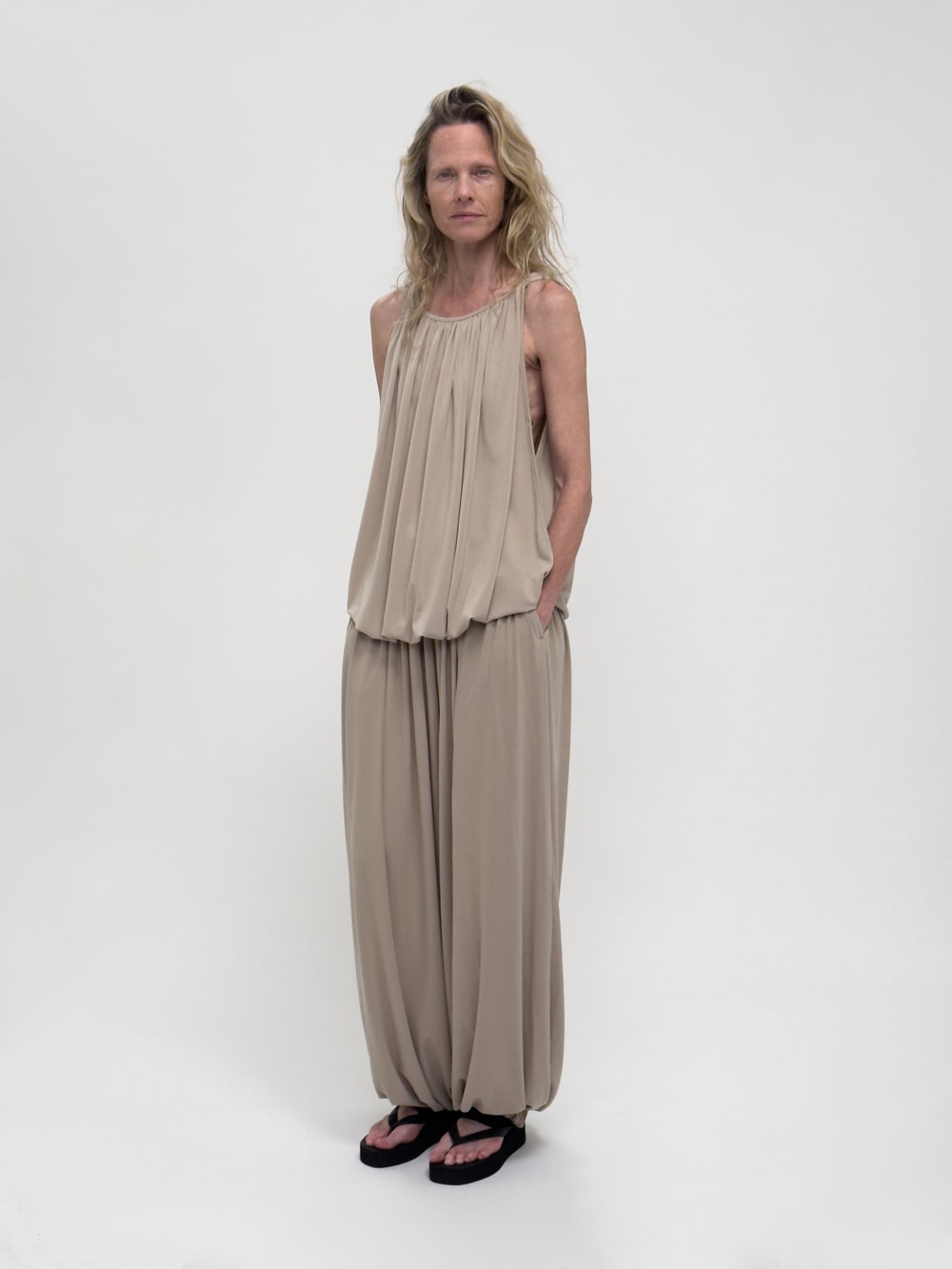 LAY1 GATHERED LONG TROUSER