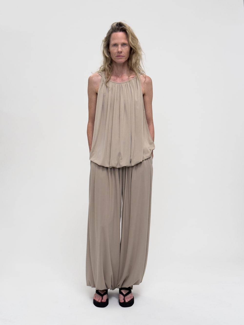LAY1 GATHERED LONG TROUSER