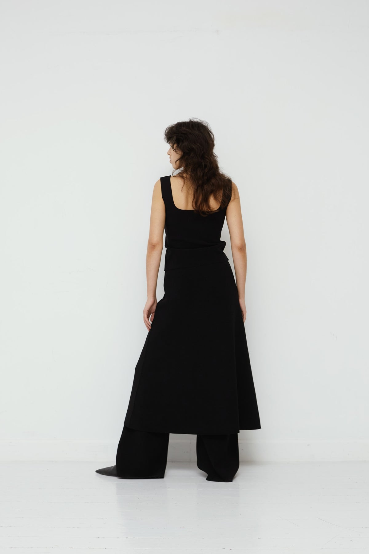 LAY4 A SKIRT