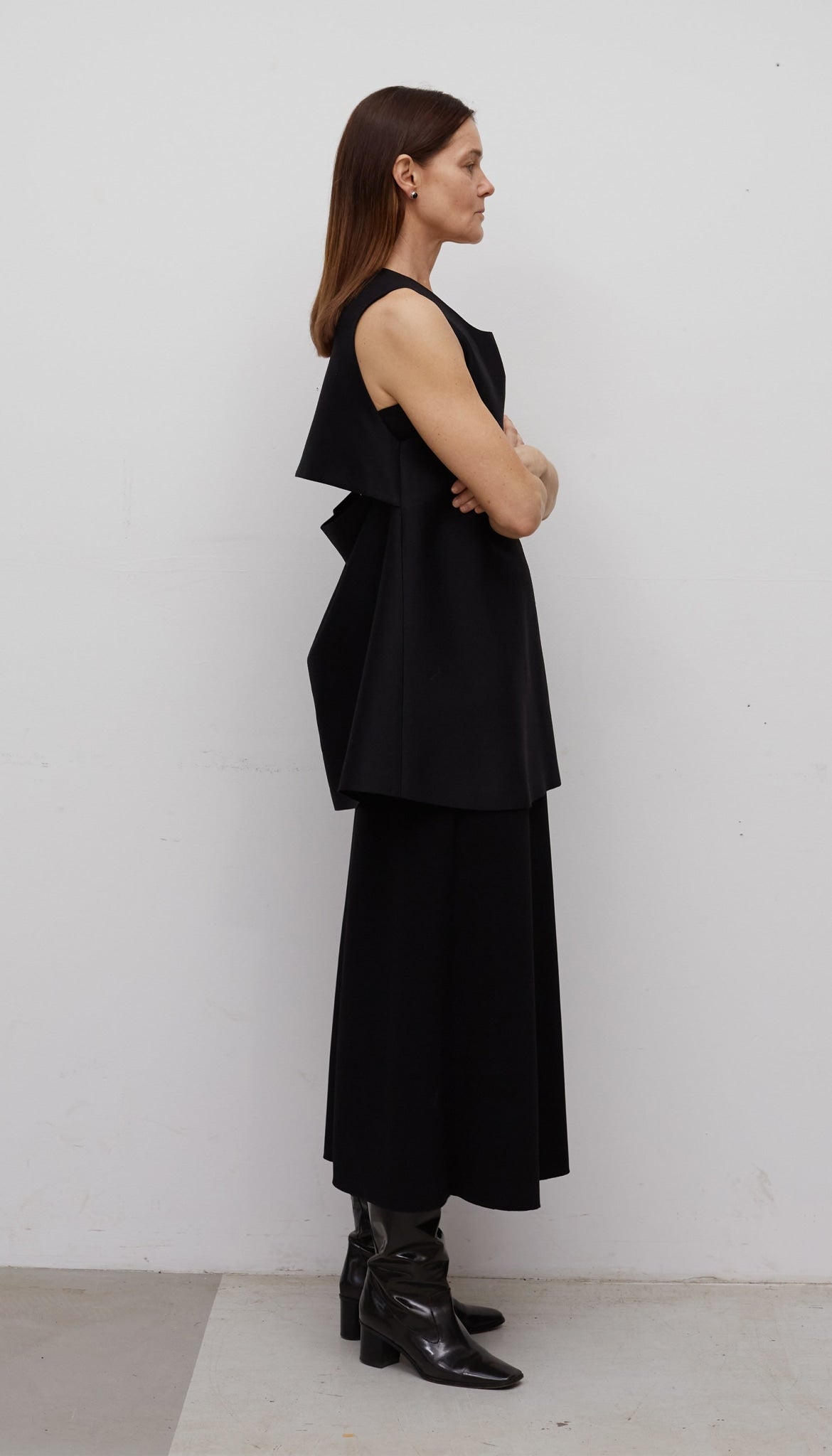 BACK OPEN SILK TOP