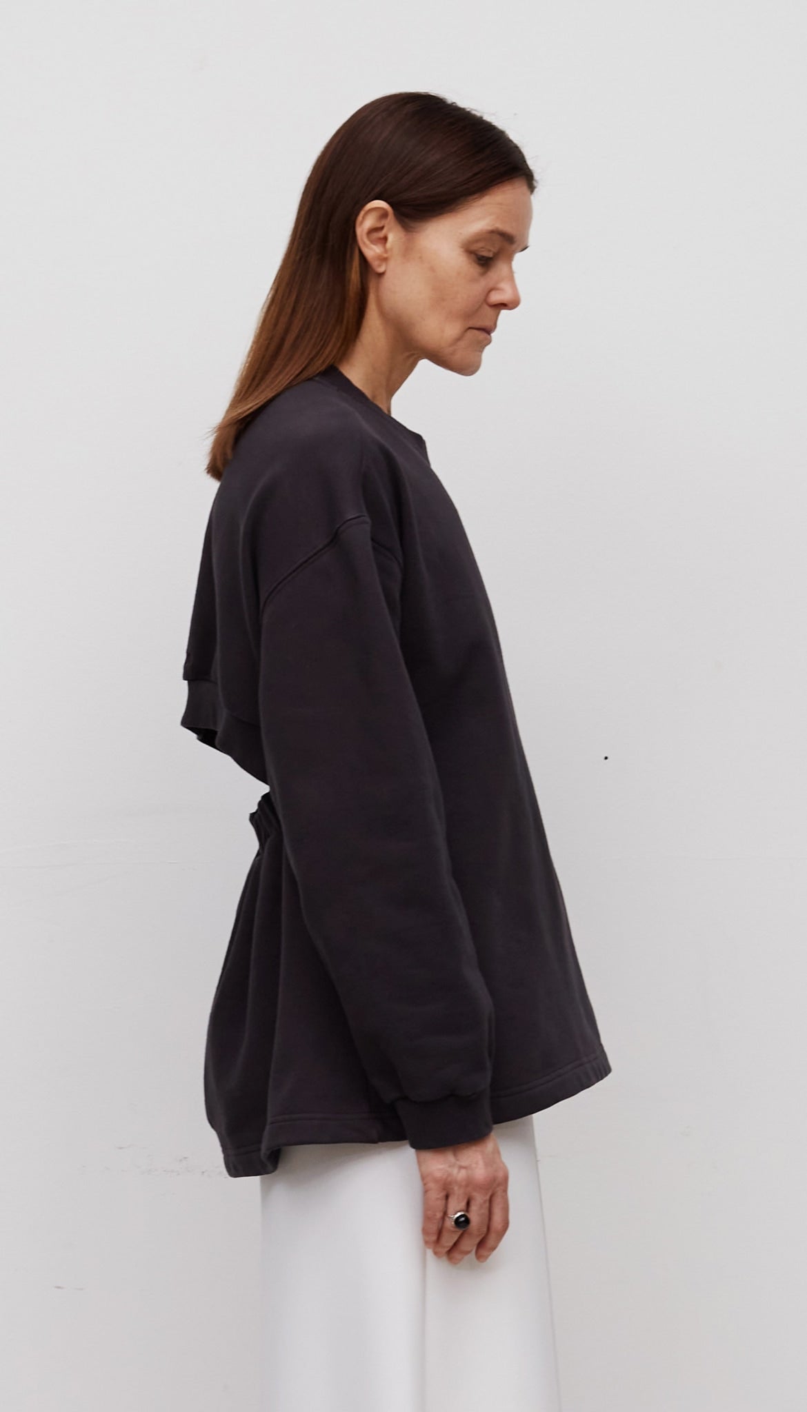 BACK OPEN SWEATSHIRT